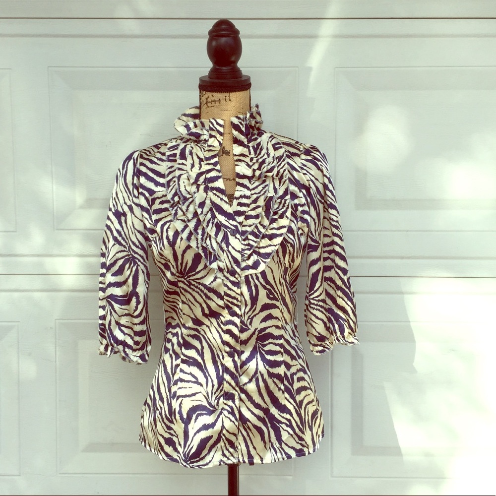 Navy blue graphics top